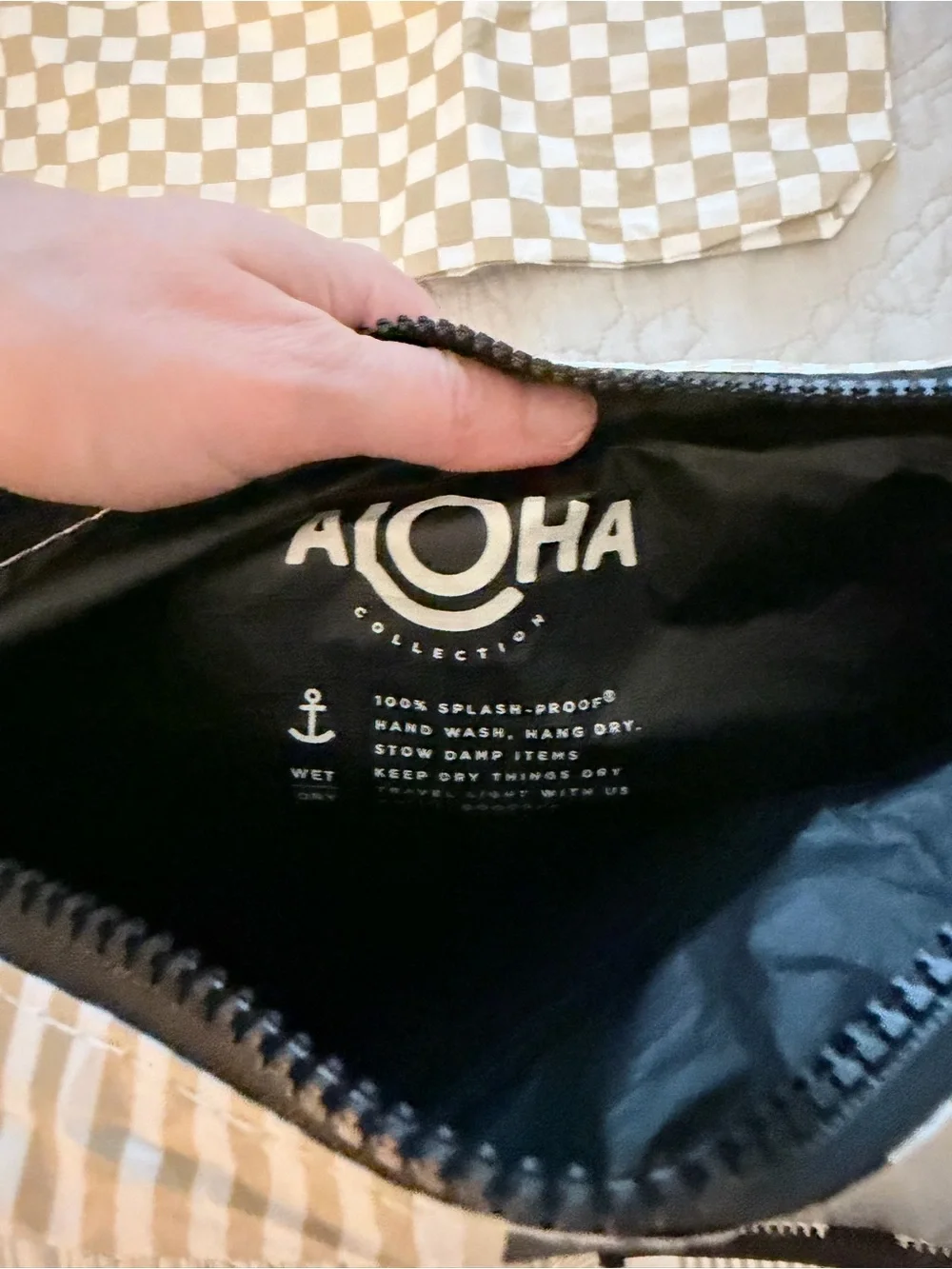 ALOHA Collection Black Travel Tote and Pouches (5 pieces) - Picture 8 of 9